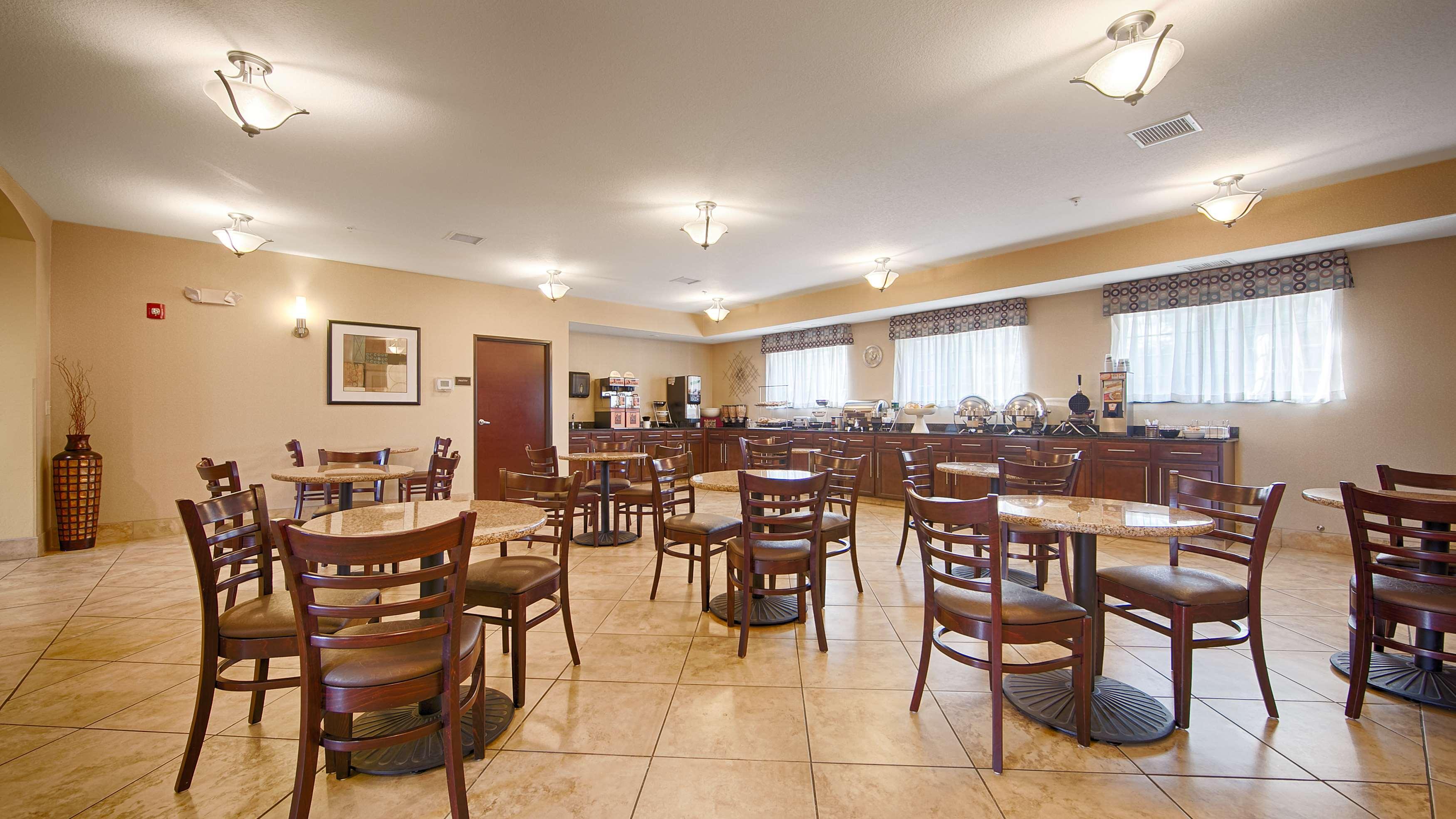 Best Western Plus Eastgate Inn & Suites Wichita Ngoại thất bức ảnh