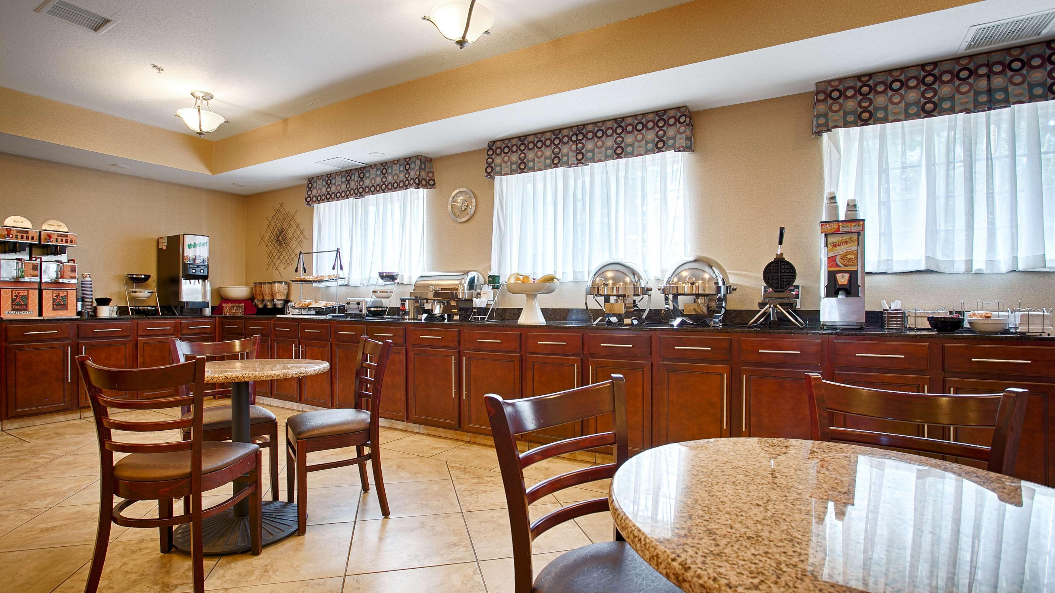 Best Western Plus Eastgate Inn & Suites Wichita Ngoại thất bức ảnh